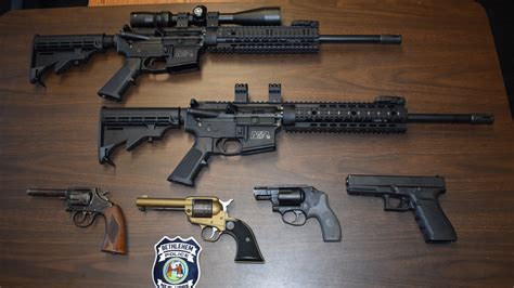 Selkirk woman arrested for possessing illegal firearms